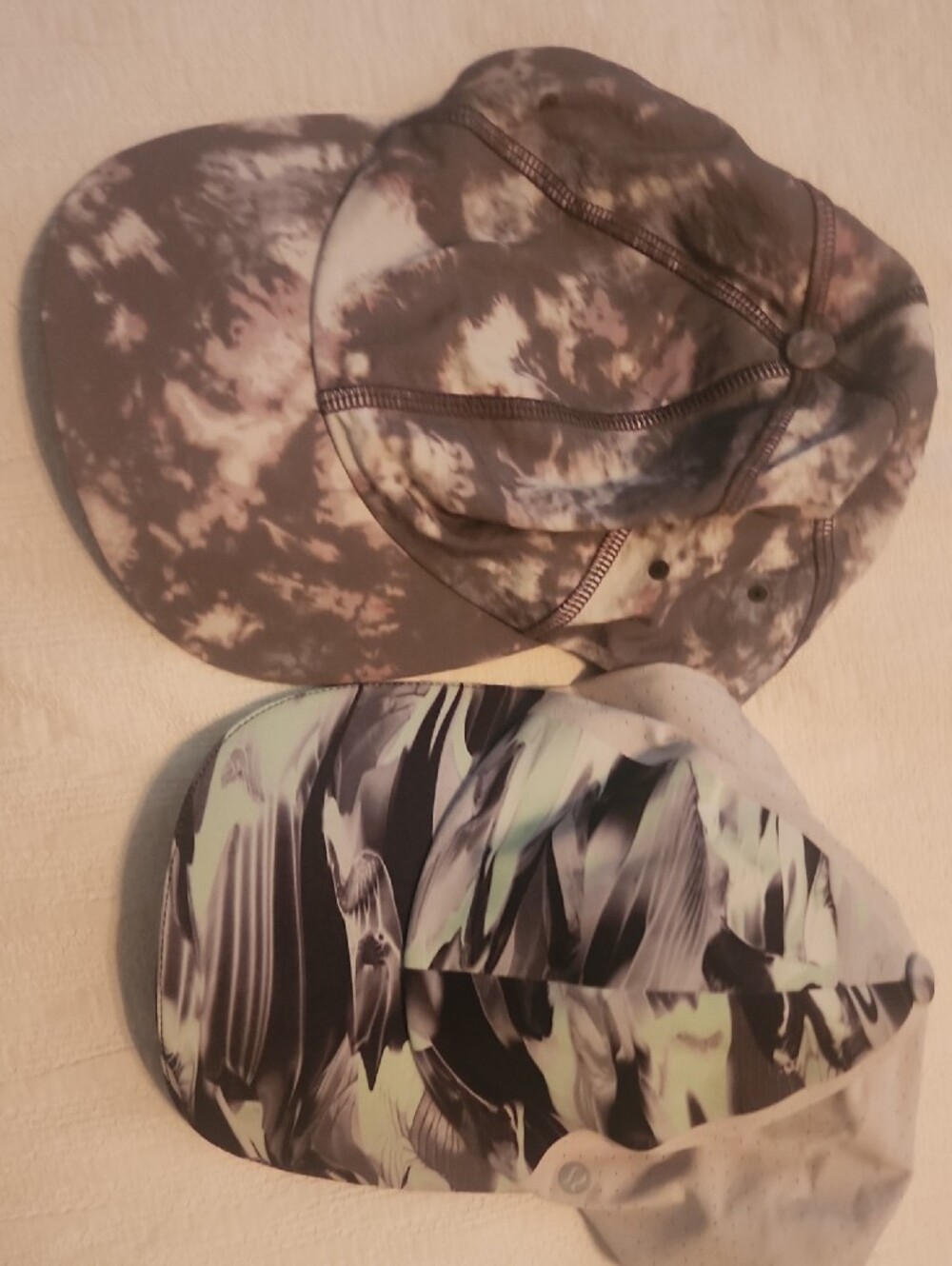 Lululemon Run Cap with Subtle Logo - Picture 3 of 5